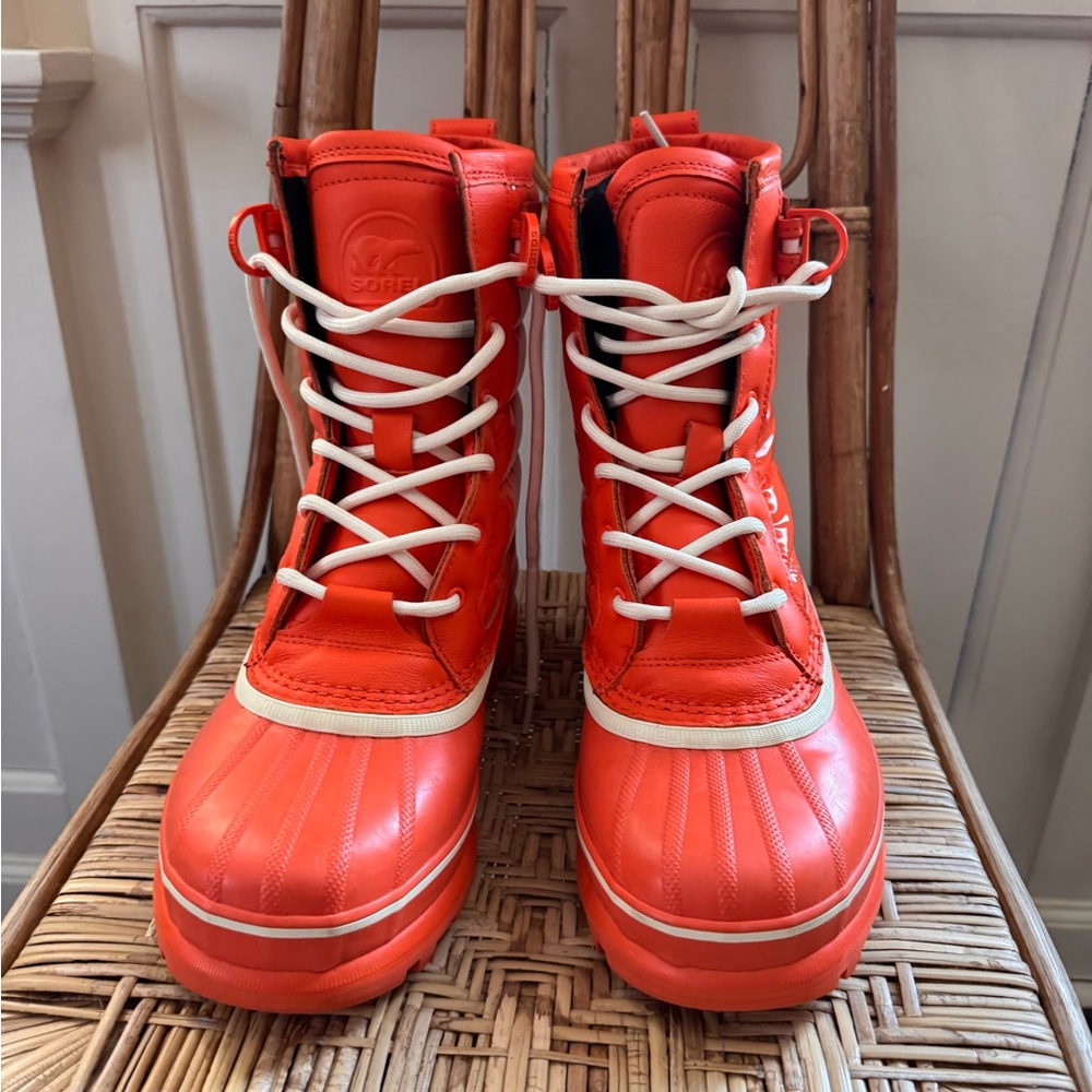 NWOB Sorel
Women's CARIBOU™ ROYAL WP Cold Weather Boots